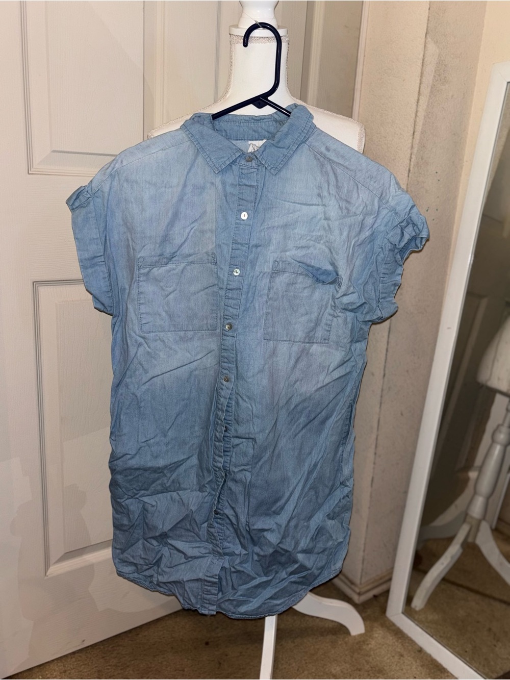 Love Men's Light Blue Short Sleeve Button-Down Denim Shirt